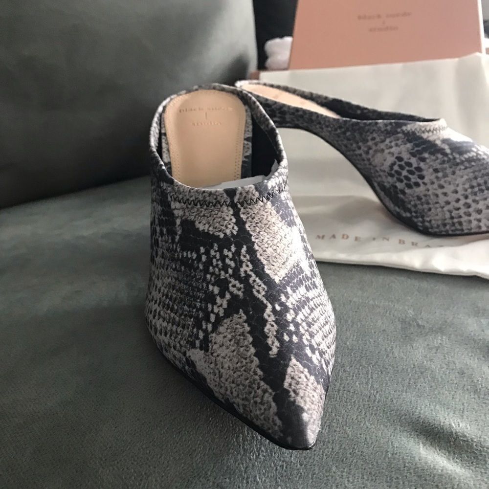 Black Suede Studio stiletto heel mules NIB snake embossed size 7 gorpcore - Picture 5 of 9